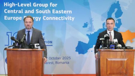 REUNIUNE CESEC LA BUCUREŞTI – Pentru o zi, România este capitala investiţiilor strategice în energie, avându-l pe comisarul european Dan Jorgensen aici, precum şi pe miniştrii celor 17 state din regiune - poza 1