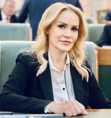 Gabriela Firea anunţă că nu candidează la Primăria Capitalei: Doresc să-mi continui mandatul de europarlamentar - poza 1