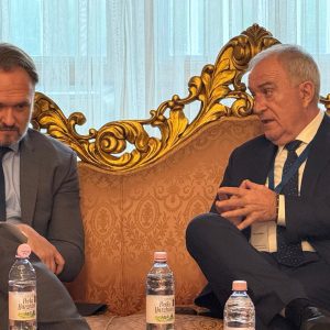 REUNIUNE CESEC LA BUCUREŞTI – Ion Sterian, directorul Transgaz, a avut discuţii pentru eliminarea barierelor în calea utilizării conductei Transbalcanice, dar şi pentru alimentarea cu gaze a Ucrainei - poza 1