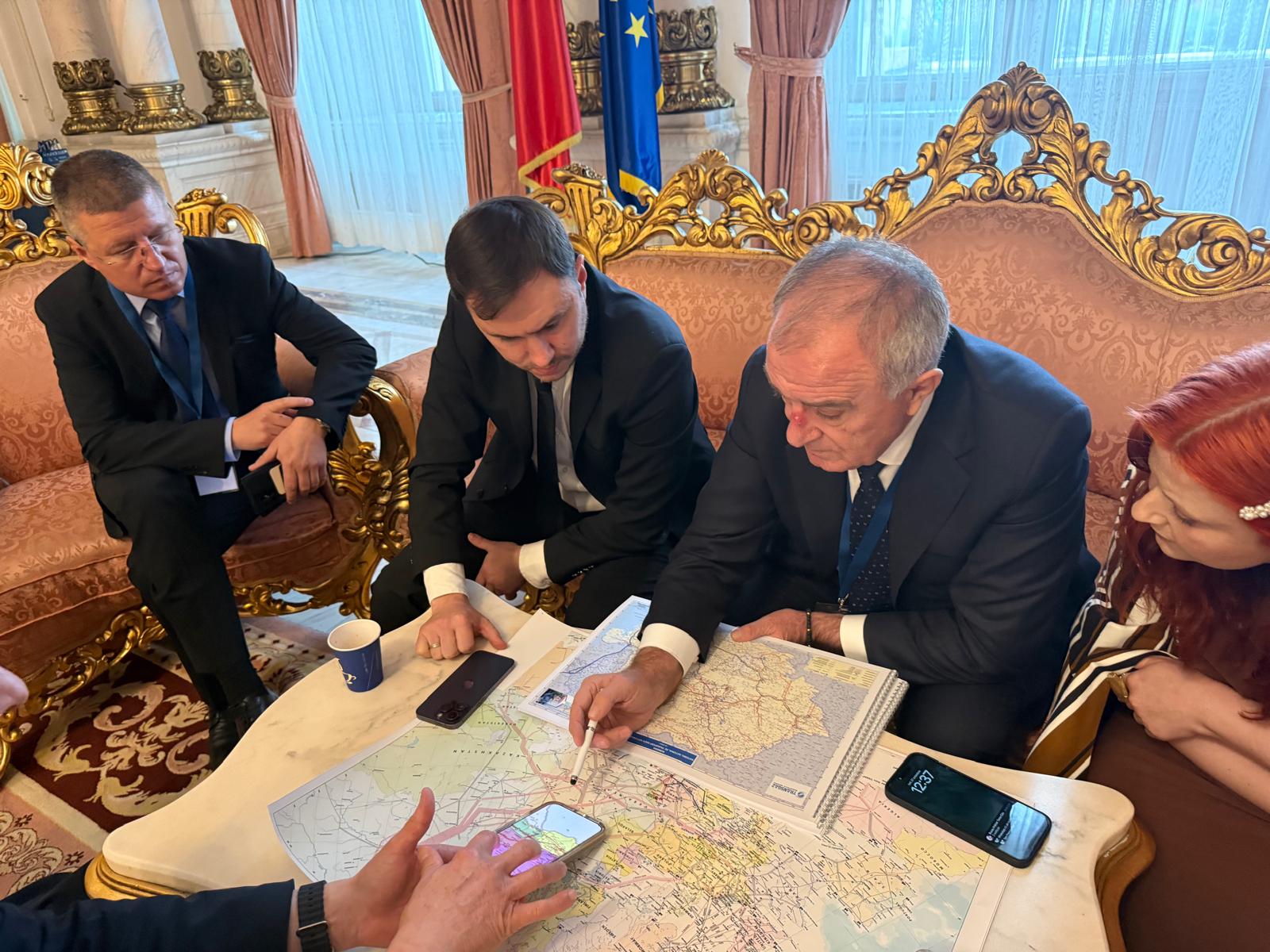 REUNIUNE CESEC LA BUCUREŞTI – Ion Sterian, directorul Transgaz, a avut discuţii pentru eliminarea barierelor în calea utilizării conductei Transbalcanice, dar şi pentru alimentarea cu gaze a Ucrainei
 - poza 4