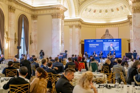 Liderii energiei din Europa Centrală și de Est s-au reunit la București în cadrul Romanian International Energy Conference - poza 1