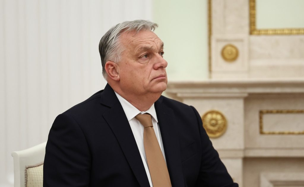 Premierul ungar Viktor Orban susţine noua strategie de securitate americană şi criticile preşedintelui Trump la adresa UE
 - poza 1
