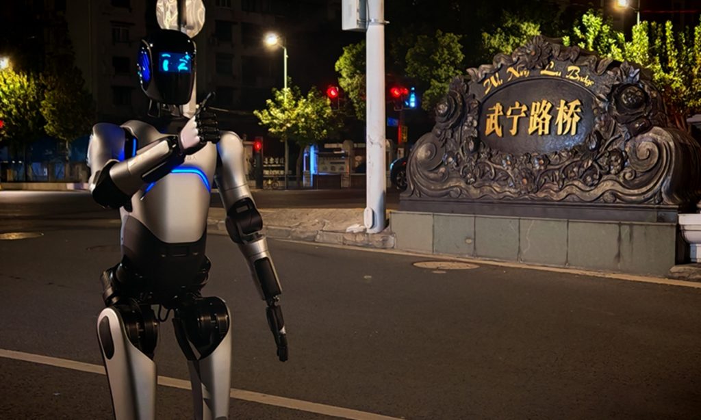 Un robot umanoid fabricat în China a stabilit un nou record, parcurgând 106 kilometri, fără a se opri; Acesta a sugerat cu umor că „ar putea avea nevoie de pantofi noi”
 - poza 1