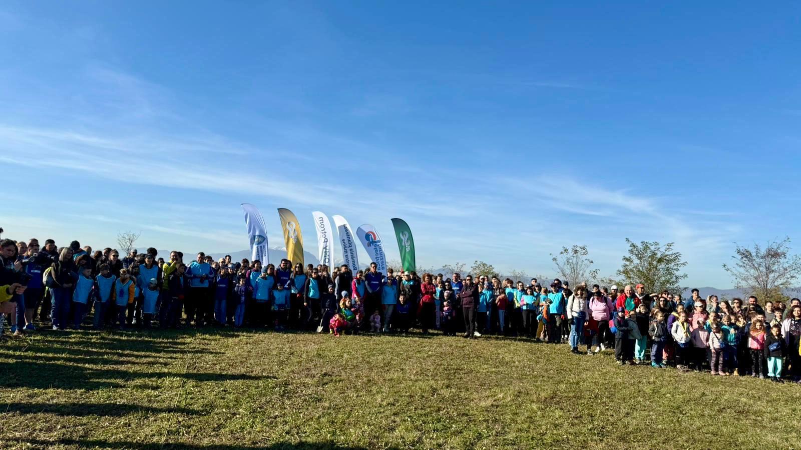 10.000 de puieți și arbuști prind rădăcini la Brașov: Electrica Furnizare, alături de Asociația Act for Tomorrow, plantează o nouă Pădure Electrica Furnizare în cadrul programului „Plantăm energie pentru viitor”
 - poza 2