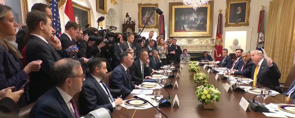 Video – Trump spune că „analizează” posibilitatea acordării unei derogări Ungariei de la sancțiunile impuse Rusiei în domeniul petrolului și gazelor (The Guardian)
 - poza 1