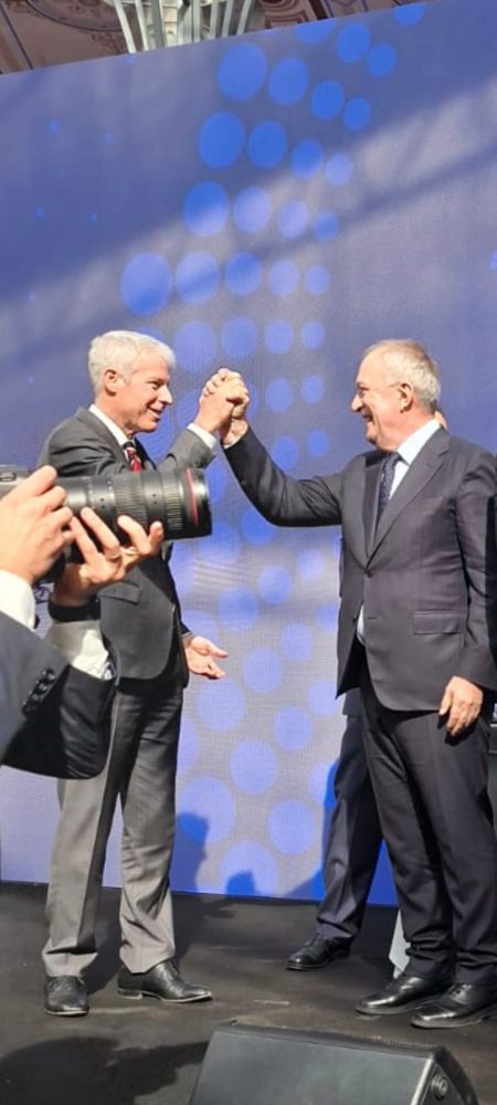 Operatorii sistemelor de transport gaze din Grecia, Bulgaria, România, Republica Moldova și Ucraina semnează o scrisoare comună prin care solicită aprobarea autorităților de reglementare pentru produsele de capacitate Ruta 2 și Ruta 3 - poza 1