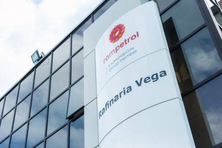 Ecologizarea batalelor istorice din rafinăria Vega, un angajament ferm al Rompetrol Rafinare față de comunitate și mediul înconjurător
 - poza 1