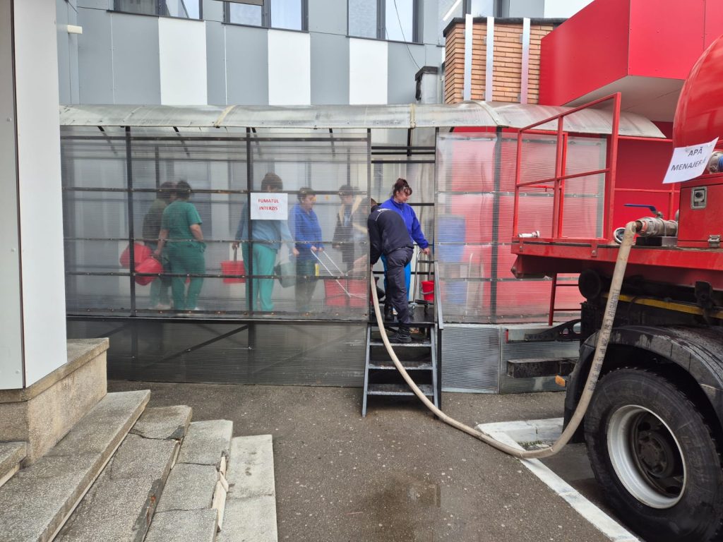 IGSU: Continuă acțiunile de sprijinire a populației din județele Prahova și Dâmbovița afectate de întreruperea alimentării cu apă
 - poza 1