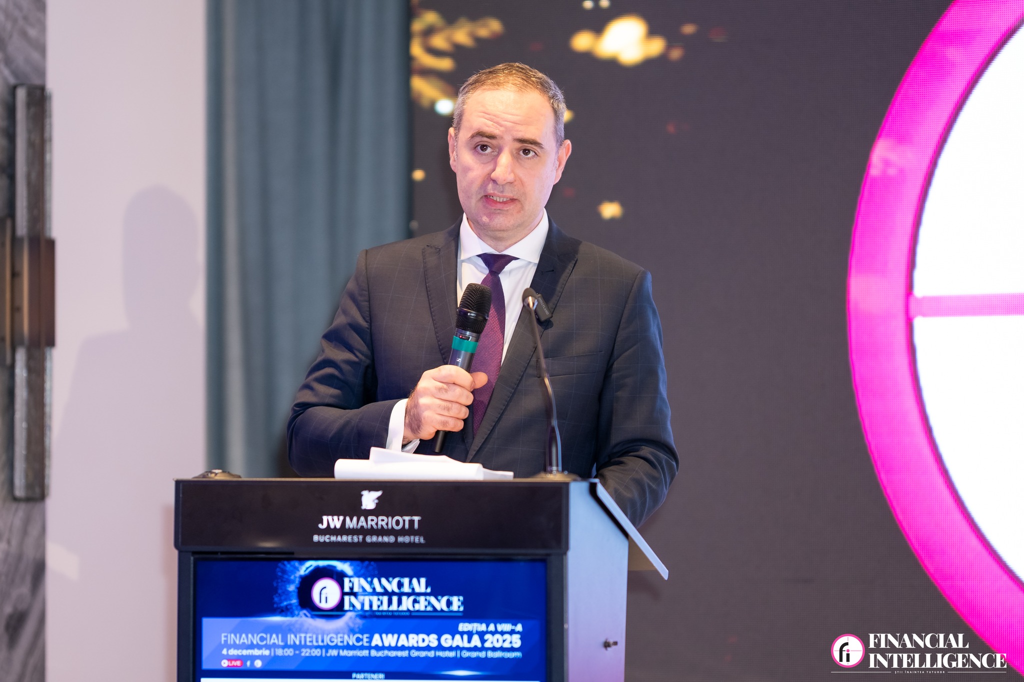 Gala Financial Intelligence Awards 2025 a celebrat cea de-a 18-a aniversare a aderării României la Uniunea Europeană
- poza 3