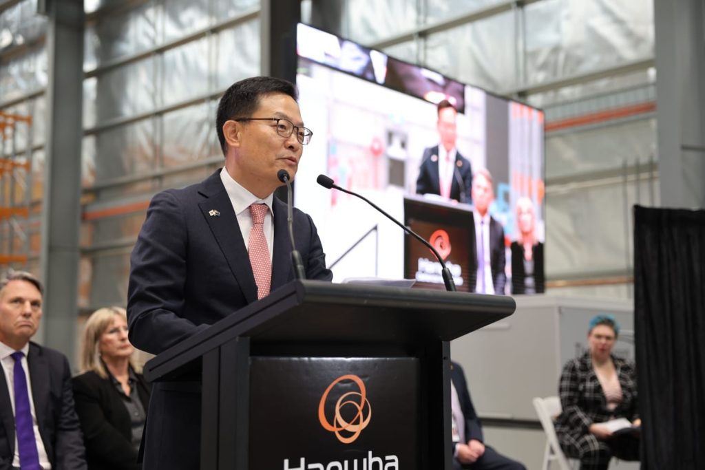 Jae-Il Son, CEO Hanwha Aerospace: Angajamentul nostru este să atingem p&acirc;nă la 80% producție locală pentru programul de achiziționare de vehicule de luptă pentru infanterie
 - poza 1