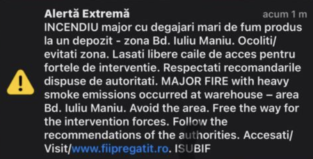 Incendiu puternic la un depozit situat pe bulevardul Iuliu Maniu/ Focul se manifestă pe o suprafaţă de 800 de metri pătraţi - poza 1