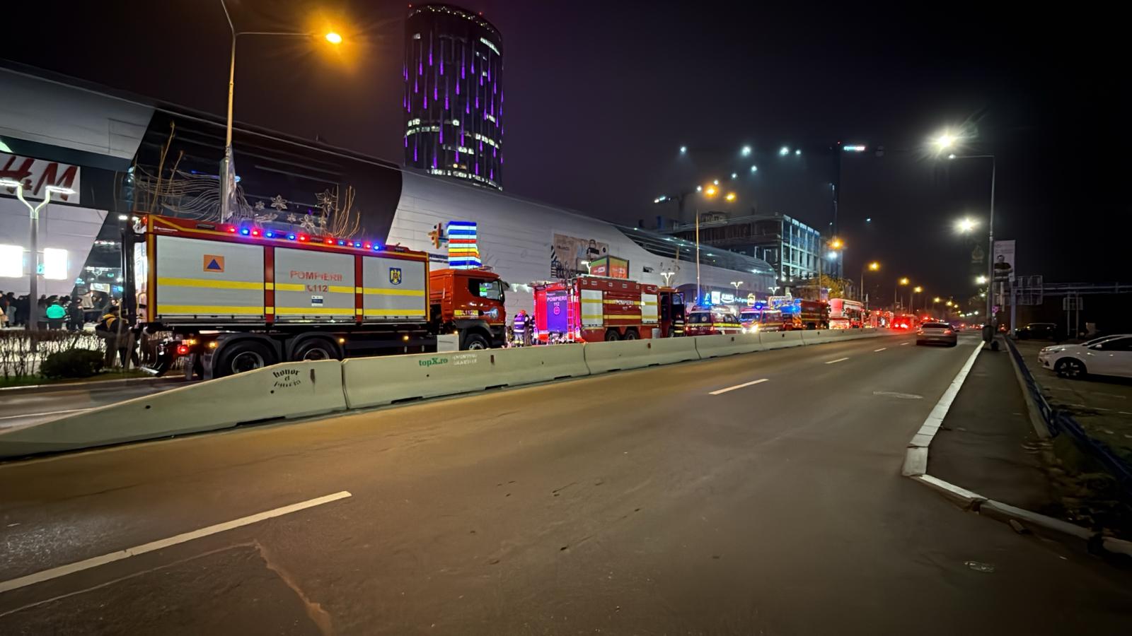 Mall-ul Promenada din Capitală – evacuat, din cauza unui incendiu; ACTUALIZARE> 1100 de persoane evacuate (VIDEO)
 - poza 2