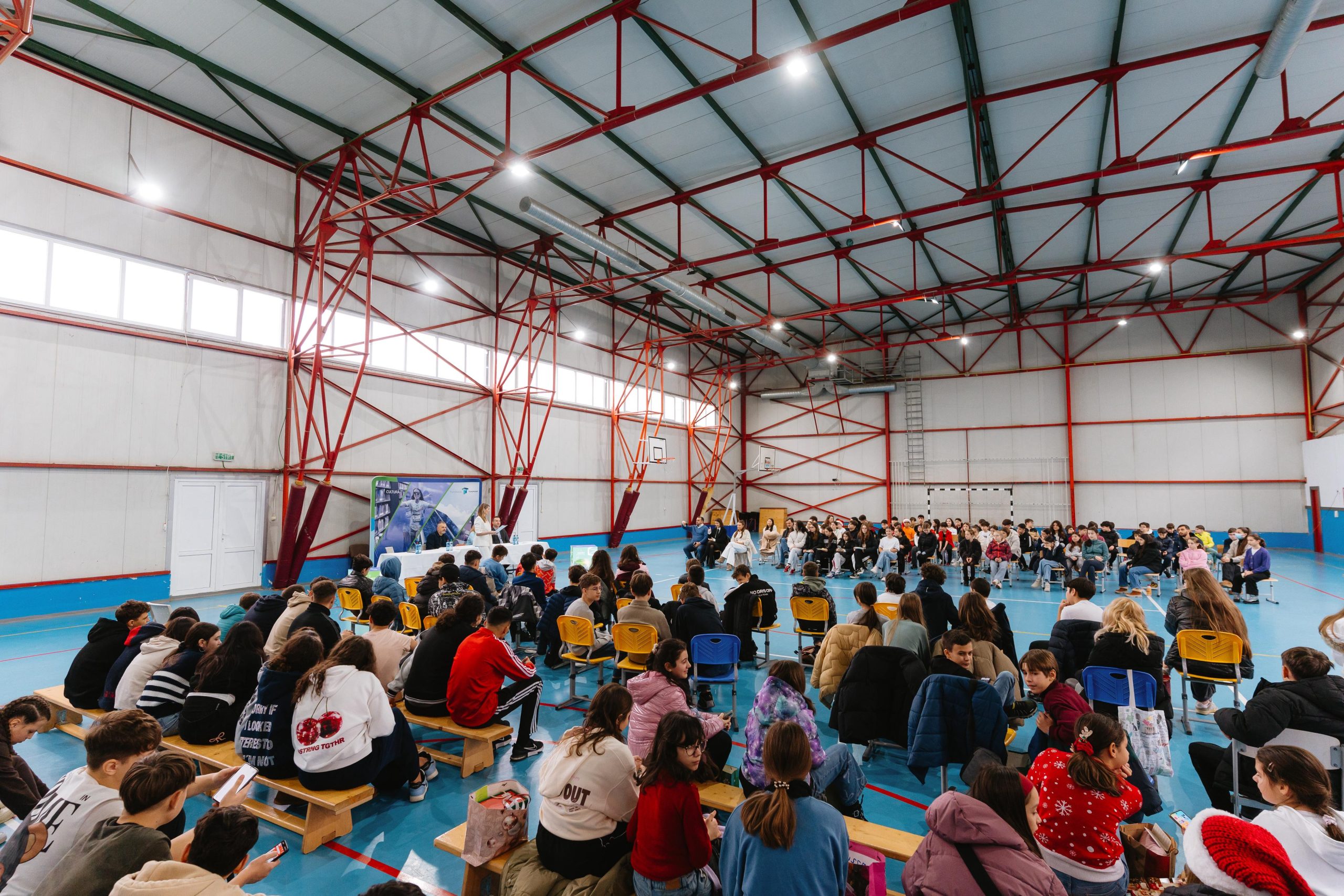 Fundația Tinmar — „Educație pentru viitor”: 413 burse pentru elevii din Sectorul 3, București
- poza 2