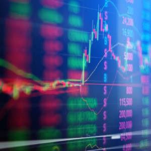 ANALIZĂ XTB: Ce le-ar rămâne de făcut giganților Temu și Shein după ce intră în vigoare taxa de 3 euro aplicată coletelor mici din afara UE? - poza 1