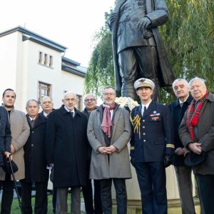 Ceremonie la catedrala Sf Iosif, urmată de depunerea de coroane la monumentul generalului Berthelot, pentru a exprima recunoștința poporului român față de acest om cu suflet mare - poza 1