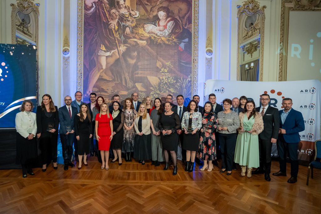 Gala by ARIR 2025: 15 companii listate au fost premiate pentru excelența în comunicarea cu investitorii
 - poza 1