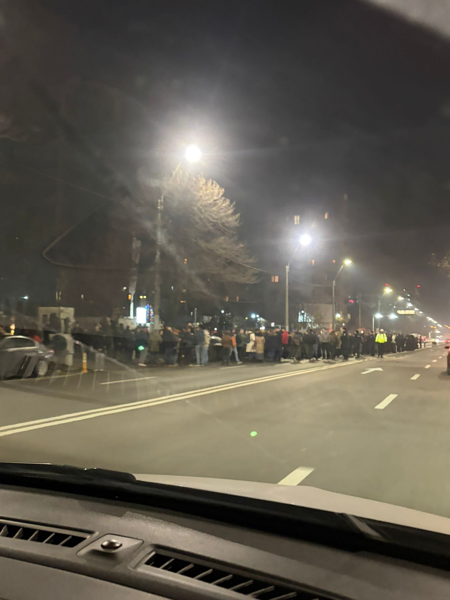 Protest acum în fața CSM, după documentarul Recorder: „Justiție, nu corupție!”; Protest pentru independenţa justiţiei şi la Cluj
 - poza 4