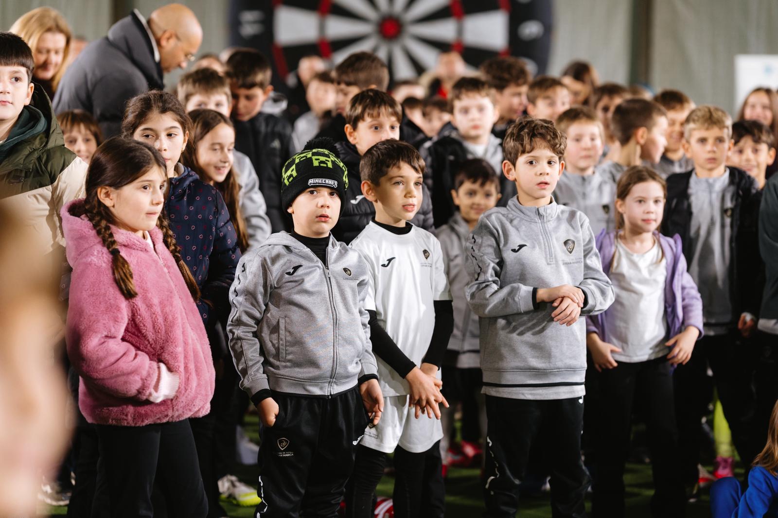 Academia de Fotbal Ciprian Marica marchează finalul anului 2025 printr-un eveniment dedicat celor peste 300 de copii din cadrul academiei
- poza 4