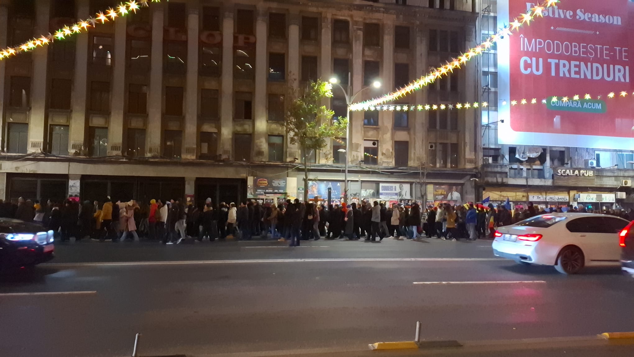 Participanții la marșul ‘Împreună pentru Justiție’ au pornit spre Piața Victoriei
- poza 3