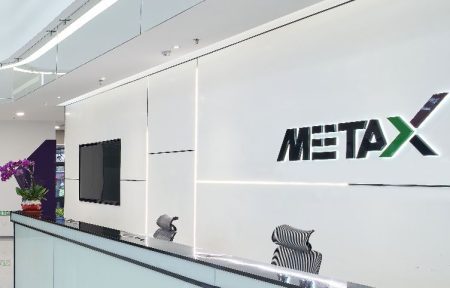 Acțiunile producătorului chinez de cipuri MetaX cresc cu aproape 700% la debutul de succes la Shanghai - poza 1