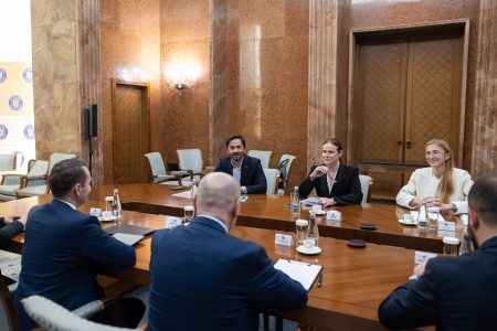 Execuția forajului ANACONDA-1 și evoluția proiectului Neptun Deep, temele discuției dintre Ilie Bolojan și o delegație a companiei OMV Petrom - poza 1