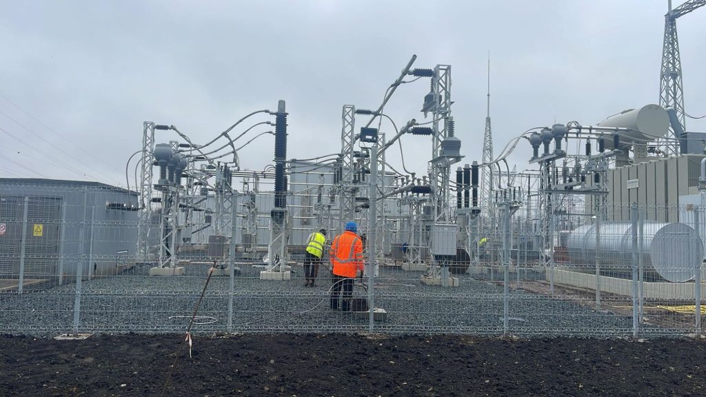 Prima instalație de compensare a energiei reactive de tip STATCOM din Rețeaua Electrică de Transport, pusă &icirc;n funcțiune la Sibiu
 - poza 1