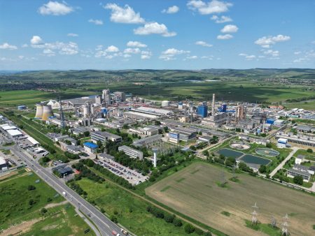 Azomureș anunță măsuri care afectează peste 2.500 de locuri de muncă, din cauza incertitudinii prelungite privind aprovizionarea cu gaze și a blocajului în procesul de achiziție condus de stat; 600 de angajați vor fi plasați în șomaj tehnic - poza 1