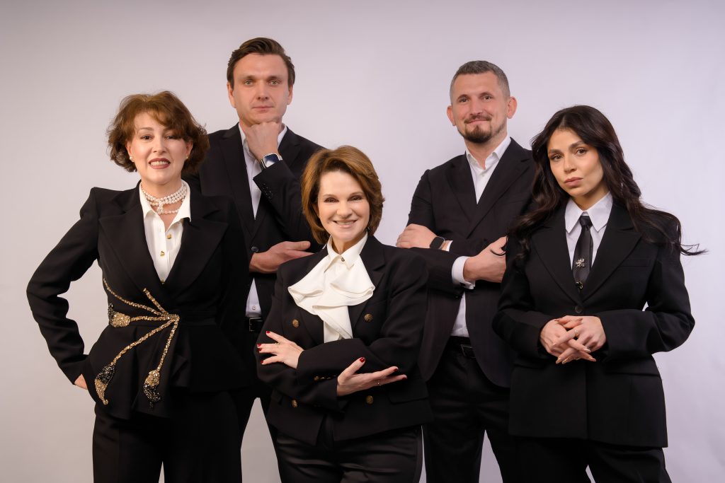 Paralela45 devine societate pe acțiuni, după fuziunea cu Rainbow Tours Polonia, și numește un nou board administrativ, cu un CEO de origine poloneză
 - poza 1