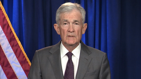 Guvernatorii băncilor centrale gobale îl sprijină pe şeful Fed, după ameninţările lui Trump - poza 1