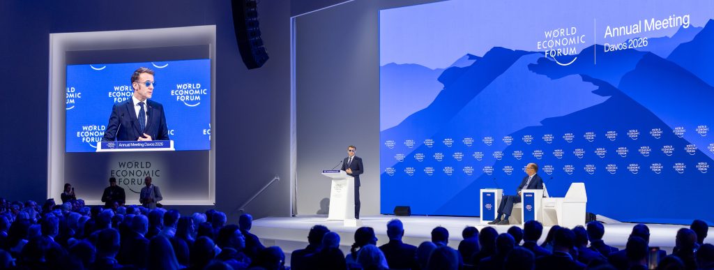 &Icirc;nfăţişarea &ldquo;Top Gun&rdquo; a lui Macron majorează capitalizarea bursieră a producătorului de ochelari (Reuters)
 - poza 1