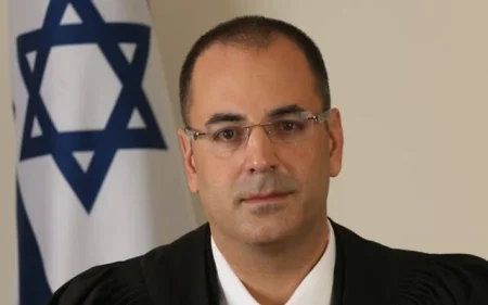 Judecătorul din cazul de corupție al lui Netanyahu a fost ucis, „după ce un vehicul care circula în afara drumului a intrat pe autostradă și a lovit motocicleta sa” - poza 1