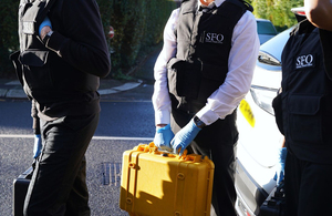 Percheziţii și șase arestări în urma unei anchete privind mită și fraudă de 300 de milioane de lire sterline, lansată împotriva companiei de locuințe sociale Home REIT din Marea Britanie - poza 1