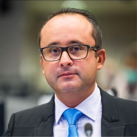 Interviu Cristian Buşoi: “Nu vedem niciun motiv pentru care, în 2026, să mai crească suplimentar prețurile la electricitate” - poza 1