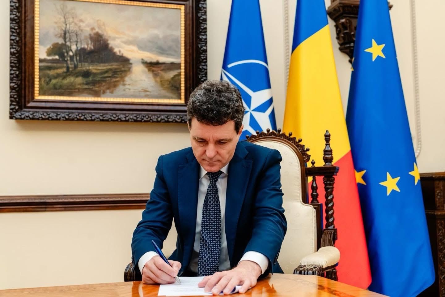 Nicușor Dan a semnat decretul de desemnare a lui Siegfried Mureșan premier