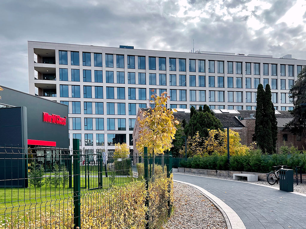 BT Property, fond imobiliar din Grupul BT, a achiziţionat complexul de birouri Record Park din Cluj-Napoca
 - poza 1