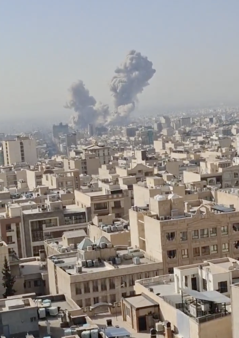 Un oficial american confirmă că forțele americane au atacat Iranul; anterior, Israelul a lansat atacuri asupra Teheranului
 - poza 1