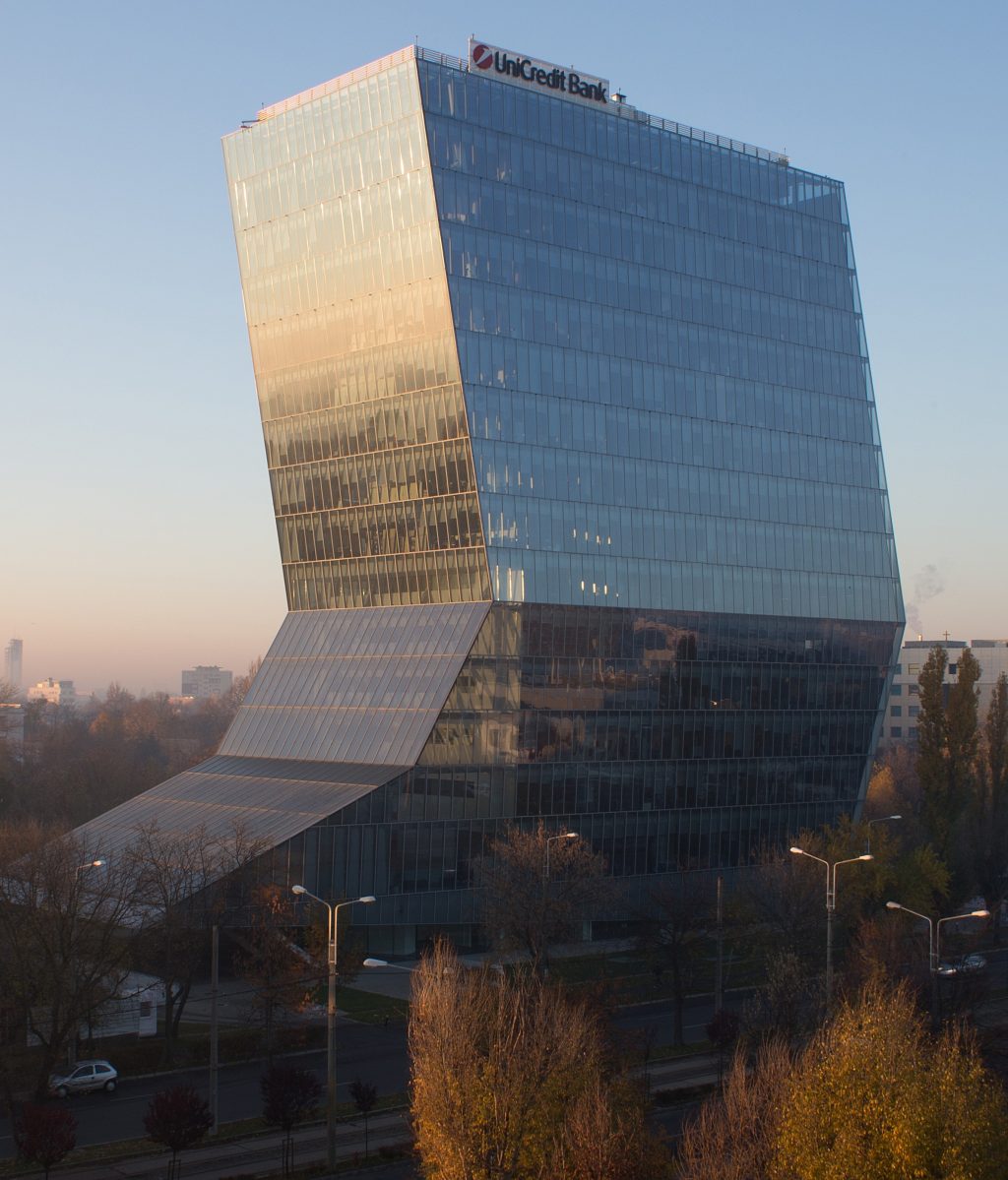 UniCredit Bank a atras 600 milioane de lei printr-o nouă emisiune de obligațiuni
 - poza 1