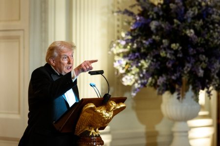 Trump le reproşează aliaţilor din NATO că “nu au făcut absolut nimic” pentru a contribui în legătură cu Iranul - poza 1