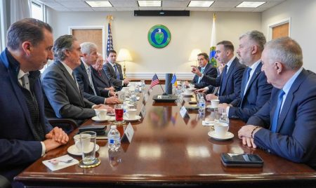 Bogdan Ivan, la Washington: România are nevoie urgentă de mai multă energie în bandă; am convenit să întărim cooperarea bilaterală pe nuclear şi pe gaze şi să aşezăm România în centrul arhitecturii energetice regionale - poza 1