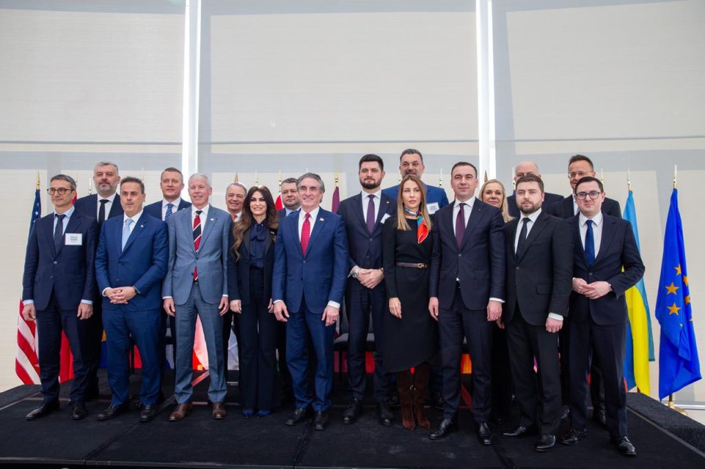 Bogdan Ivan: Companiile rom&acirc;nești pot obține profituri de p&acirc;nă la 250 milioane de euro anual dacă ducem la capăt Coridorul Vertical
 - poza 1