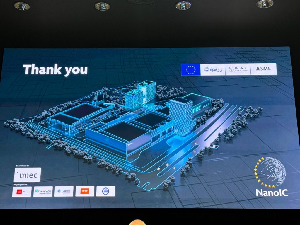 Rom&acirc;nia, prin Politehnica București, devine parte din cea mai mare inițiativă europeană din domeniul microelectronicii, prin lansarea oficială a proiectului NanoIC
 - poza 1