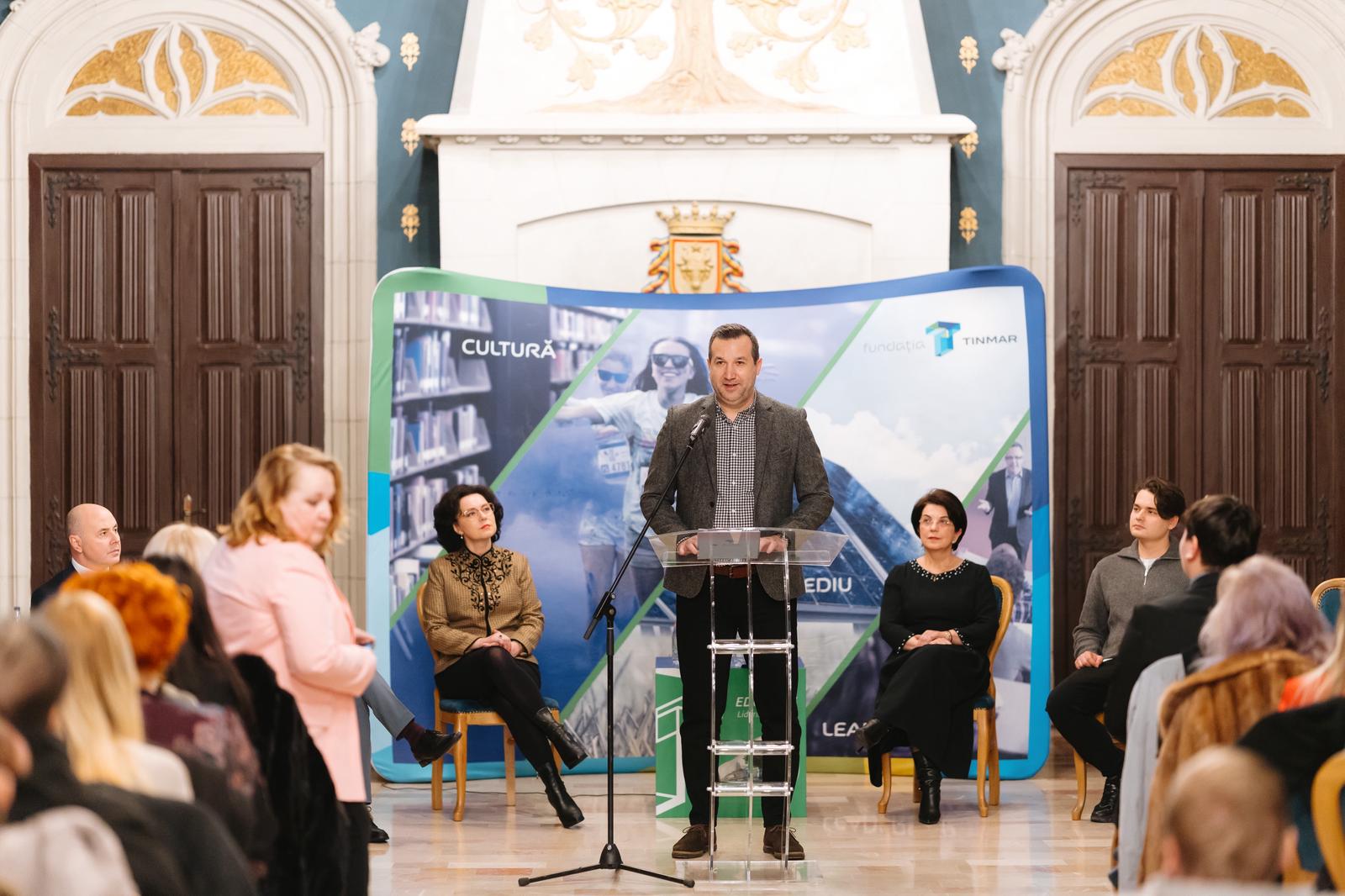 Fundația Tinmar &ndash; &bdquo;Educație pentru Viitor&rdquo;: 1.110 elevi din județul Iași primesc burse de merit &icirc;n valoare totală de 560.000 de euro
 - poza 2