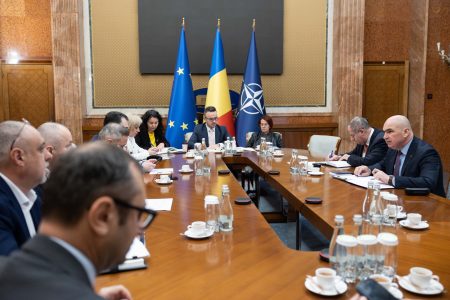 Premierul a convocat ministerele pentru accelerarea investițiilor în sectorul energiei electrice - poza 1