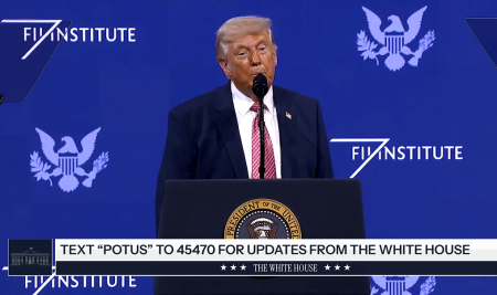 „Trebuie să redeschidem strâmtoarea Trump… pardon, Ormuz”, afirmă Donald Trump într-un discurs la Miami - poza 1