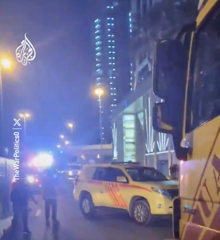 Un bărbat a murit în Dubai, după ce pe vehiculul său au căzut fragmente, în urma unei interceptări aeriene - poza 1