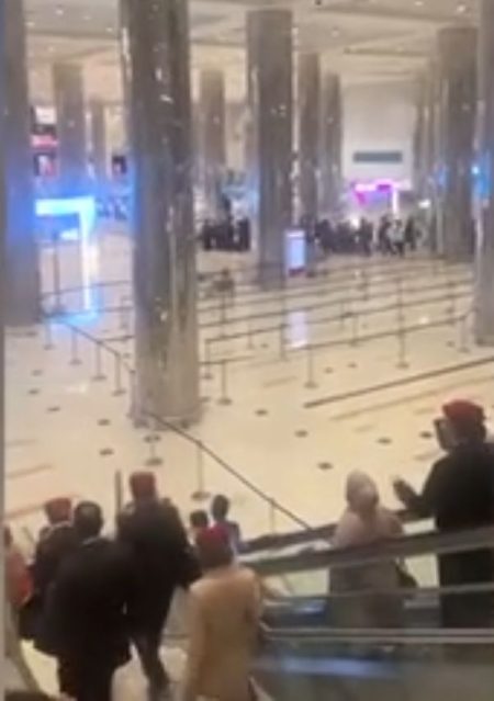Aeroportul din Dubai avariat și personal rănit în urma atacului cu drone iraniene asupra Emiratelor Arabe Unite - poza 1
