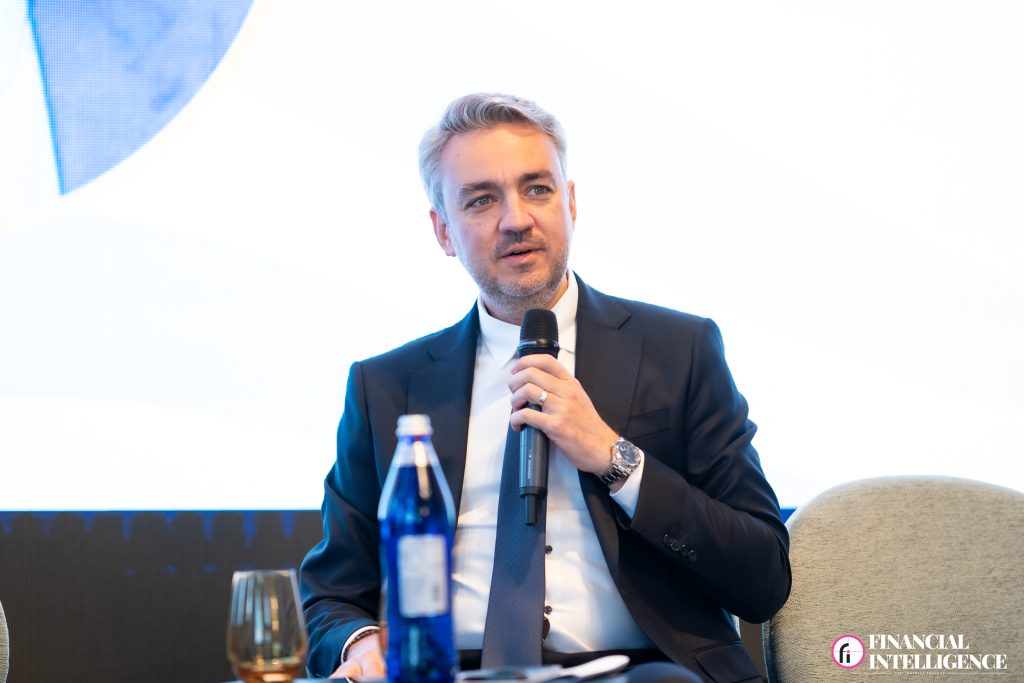 Niculescu (ANRE): Consumatorii vor putea scrie review-uri despre serviciile furnizorilor de energie electrică şi gaze naturale
 - poza 1