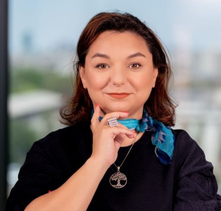 Adevăr versus Algoritm: Noua bătălie pentru capitalul de încredere al companiei (opinie Ana-Maria Diceanu) - poza 1