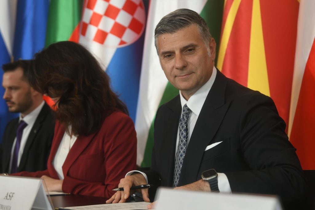 ASF: Se creează cadrul pentru o colaborare mai str&acirc;nsă &icirc;n definirea și implementarea unor inițiative comune, menite să accelereze dezvoltarea piețelor din Europa Centrală și de Sud-Est
 - poza 1