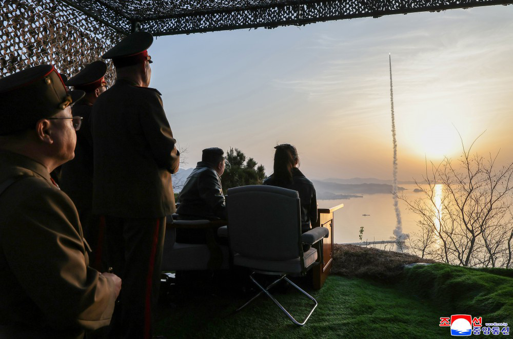 Coreea de Nord a lansat cinci rachete balistice, confirmă KCNA
 - poza 1